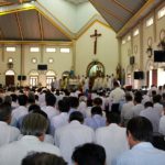 Thánh lễ Cao điểm Tuần Chầu giáo xứ Kẻ Mui: 14 tân tòng lãnh nhận các Bí Tích Khai Tâm