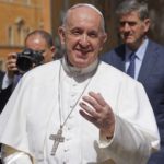 Là giáo hoàng khẩn cấp, Đức Phanxicô tái khẳng định vị trí lãnh đạo thế giới của mình