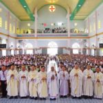 Đức cha Anphong cử hành thánh lễ khai mạc ngày tĩnh huấn huynh – dự trưởng Thiếu nhi Thánh Thể Giáo phận Vinh