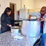 Kỷ niệm 25 năm khấn dòng bằng việc phục vụ các bữa ăn cho người vô gia cư