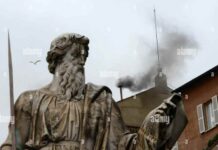 Chờ làn khói trắng từ Vatican làm bùng nổ mạng xã hội