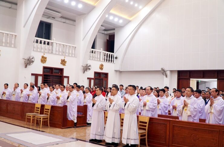 Giáo phận Vinh: Thánh lễ truyền chức phó tế tại Trung tâm Mục vụ giáo phận