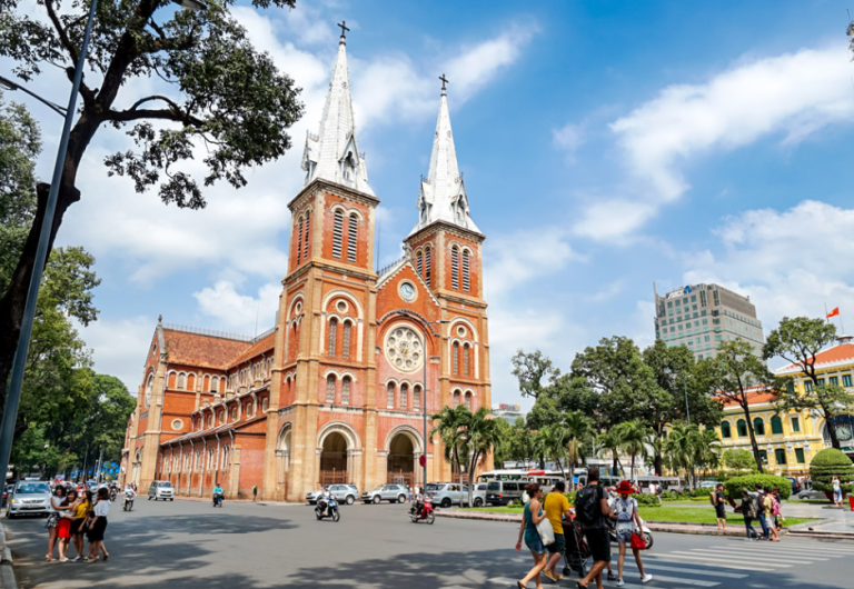 Giờ lễ nhà Thờ Đức Bà Sài Gòn ♱ Saigon Notre Dame Cathedral Mới Nhất