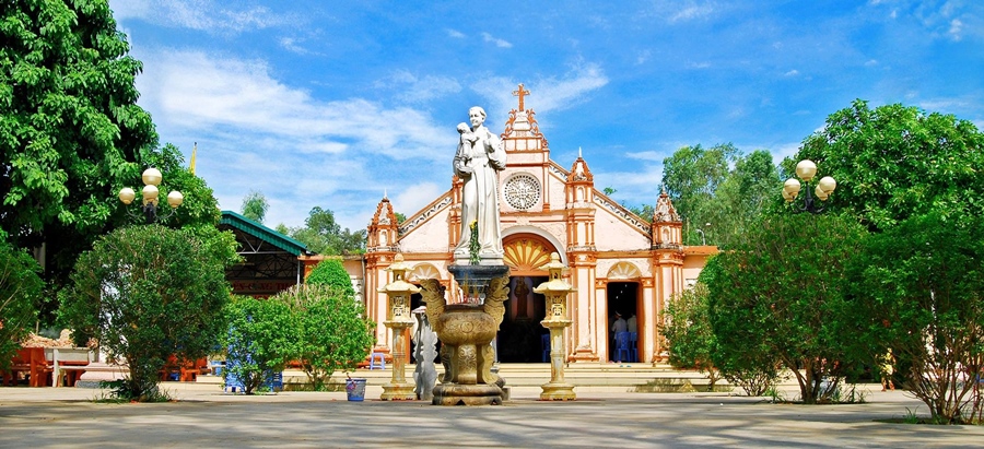Đền Thánh Antôn Trại Gáo: Khát vọng miền địa linh